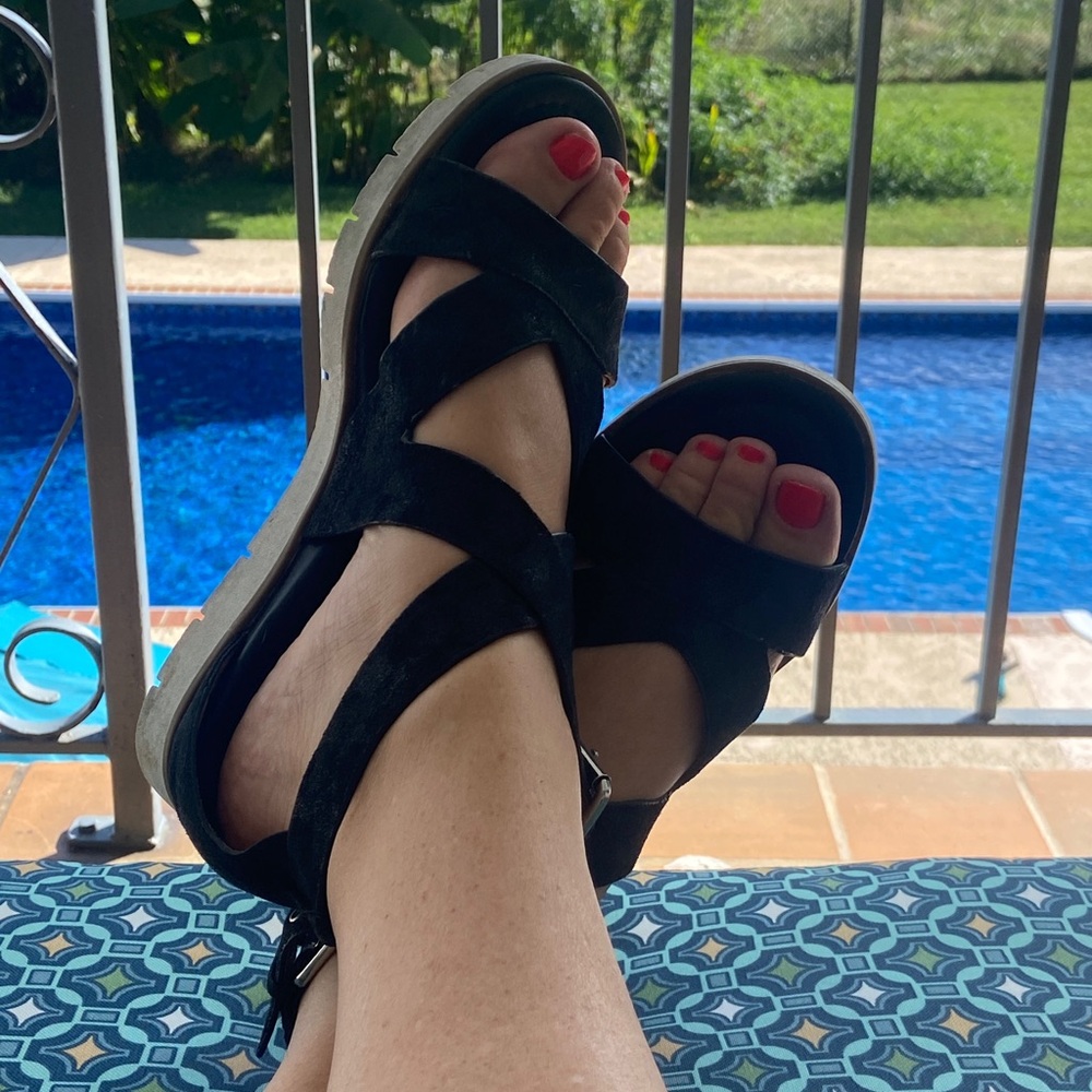 SOFFT Black Leather Sandals Mirabell 8 luster finish almost new